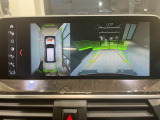 トップビューカメラ前後クリアランスソナー付なので、駐車が苦手な方でも安心です。ガイドの表示・非表示も切り替え可能です