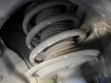 お車を安心してお乗りいただく為には、足回りの定期点検が欠かせません。サービスサポート(有償保証)では無料点検もご提供しており、安心のカーライフをお過ごしいただけるサポート体制が整っています。