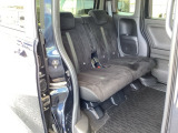 スライドドアなら狭い駐車場でもドアをぶつける心配がありません。ステップが低く乗り降りもしやすいです。