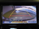 バックガイドモニターで、後方を確認しながら安心して駐車することができます。運転初心者も熟練者も必須の機能ですよ!
