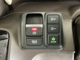 パーキングブレーキはスマートな電子制御式と合わせて渋滞時等にブレーキペダルから足を離しても停車状態を保持してくれるオートブレーキホールド機能で運転が楽になります。スタートはアクセルペダルを踏むだけ