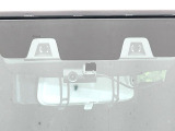 【スズキ セーフティサポート】走行中に前方の車両等を認識し、衝突しそうな時は警報とブレーキで衝突回避と被害軽減をアシスト。より安全にドライブをお楽しみいただけます。