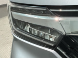 LEDヘッドライトは、点灯の瞬間から最大光量を発揮し、突然暗くなるトンネルなどでの安定感を高めます。