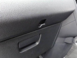 ちょっとした荷物がかけられるフック付き。