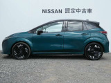 ボディカラーはフォレストグリーン/ブラックです。内外装で気になる点は何でもお聞き下さい。丁寧にお答え致します!お気軽にご相談下さい