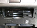 ビルトインタイプのETC車載機です。見た目もスマートで料金所通過もキャッシュレスです。