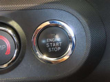 スマートキー装備車なので、キーを取り出さなくてもエンジン始動が可能です。
