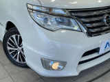 【LEDヘッドライト】悪天候や夜間走行時も良好な視界を確保し安心して運転できる高輝度LEDヘッドライトを装備!点灯速度が早く、消費電力も抑えられています。