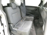 トヨタ高品質中古車洗浄「まるまるクリン」 外装はもちろん、内装はシートを外して見えないところまで徹底洗浄!お客様に責任を持って安心と美しさをお届けします!