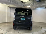 バックカメラが付いているので後方確認が非常にしやすいです。今や運転初心者も熟練者も必須装備!ついていて損はないですね♪