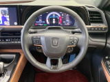 【純正革巻きステアリング】上質な革を使用することで、手にしっかり馴染みとても運転しやすいハンドルです♪