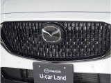 【フロントレーダーセンサー】フロントレーダーセンサーから送信される電波が前方車や障害物に反射し、もどってきた電波を検知することで制御しています。