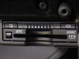 ★ETC(DSRC)が装備されています!!社外品とは違い収まりの良いデザインが人気!高速道路を利用する際は必需品ですよね!!ストレス無く料金所を通過出来ます!!