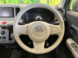 【スマートアシストⅢ】走行中に前方の車両等を認識し、衝突しそうな時は警報とブレーキで衝突回避と被害軽減をアシスト。より安全にドライブをお楽しみいただけます。