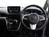 運転席廻りです。