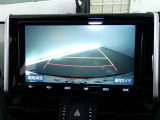 【バックカメラ】バックカメラ装着車です。バックする時に、後方の様子をナビ画面に表示します!慣れない駐車場での駐車や、せまい場所での車庫入れの時も、安全確認OK!思いがけずコツン!なんて事も防げますヨ