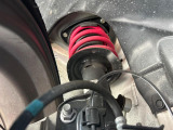 お車を安心してお乗りいただく為には、足回りの定期点検が欠かせません。サービスサポート(有償保証)では無料点検もご提供しており、安心のカーライフをお過ごしいただけるサポート体制が整っています。