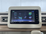 純正SDナビを装着しています。CD再生/Bluetooth(ブルートゥース)・USB接続/フルセグ視聴など使用できます。