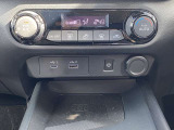 オートエアコン付ですので快適な車内温度を保てます。USB A、Cタイプと置くだけ充電も可能です。