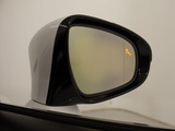 BSM(ブラインドスポットモニタ)!隣の車線を走る車両をレーダーで検知し、ドアミラーでは確認しにくい後側方エリアに存在する車両に加えて、急接近してくる車両も検知します。