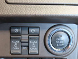 運転席からも操作できる両側パワースライドドア付きです。
