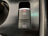 電動パーキングなので、パーキングブレーキはシフトと連動します!