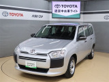 トヨタ認定中古車の安心感はそのままに、まるごとクリーニングと同等商品の当社「キラリフレッシュ」を簡素化し、お買い求めやすくした商品が、「トヨタ認定中古車ライト」です。