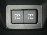 【充電用USB端子】デバイスの充電に便利です。※実際の接続端子は写真で確認or店舗までご気軽にお問合せください♪