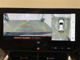 【バックモニター】駐車時に後方がリアルタイム映像で確認できます。大型商業施設や立体駐車場での駐車時や、夜間のバック時に大活躍?