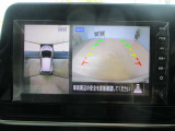 ■アラウンドビューモニター搭載。車体を4方向のカメラで「上から見下ろしたような映像」を映します。車庫入れが苦手な方も映像サポートでラクラク駐車できます。