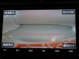 バックガイドモニターで、後方を確認しながら安心して駐車することができます。運転初心者も熟練者も必須の機能ですよ!