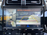 駐車時、後方の映像がモニターで確認できます。狭い場所での駐車もスムーズです。