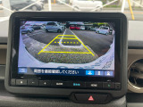バックカメラも付いています! 運転が不慣れな方でも安心して駐車が可能です!