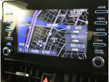 純正ナビを装備。タッチパネル式で使いやすく、お出かけもラクラクです。