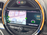 ●純正ナビ:一体感のあるナビは、高級感ある車内を演出してくれます。オーディオ機能も充実しておりますので、運転もより楽しめます♪