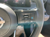 【プロパイロット】高速道でアクセル・ブレーキ・ハンドルをアシスト。運転の負担を軽減します。