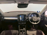 XC40 B4 AWD モメンタム 4WD 