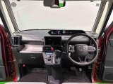 見易い計器類と運転し易いドライビングポジションは、視角も少なく前方&左右の見切りが良く運転し易いクルマです