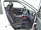 高品質カークリーニング 外装・内装、岐阜トヨペットの専門スタッフがシートもカーペットも綺麗に洗浄済み!プロの仕上げを是非ご確認ください。