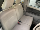 運転席まわりには十分なスペースがあり、大柄な方でもゆったり運転していただける環境です。