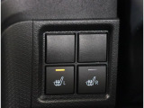 運転席・助手席にはシートヒーターが付いています。
