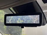 【デジタルインナーミラー】後席の大きな荷物や同乗者で後方が確認しづらい時でも安心!カメラが撮影した車両後方の映像をルームミラー内に表示。クリアな視界で状況の確認が可能です!