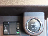 運転席からも操作できる左側パワースライドドア付きです。