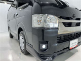 フォグランプ装着車です。暗い夜道の車両前方を明るく照らします