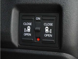 ◆両側電動スライドドア◆狭い駐車場でも乗り降りが楽々♪お子様が隣の車にドアを当ててしまう心配もございません!小さなお子様連れの方もこれで安心。