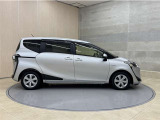 「中古車ハイブリッド保証」付き。ハイブリット機構を無償で保証します。保証期間は初度登録年月から10年目まで、または3年間の長い方。但し累計走行距離が20万km以内。