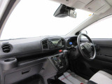 ダイハツのお店では、ダイハツ車を知り尽くしたプロフェッショナルが、専用の診断機器を使って各システムを点検しております。