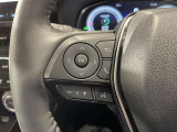 【ステアリングスイッチ】運転中に視線を前に向けたまま画面の操作できます。