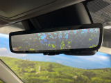 【デジタルインナーミラー】後席の大きな荷物や同乗者で後方が確認しづらい時でも安心!カメラが撮影した車両後方の映像をルームミラー内に表示。クリアな視界で状況の確認が可能です!