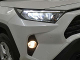 LEDヘッドライトです。デザイン性がよくとても明るいので、夜間の走行や悪天候でも安心です。しかも長寿命!